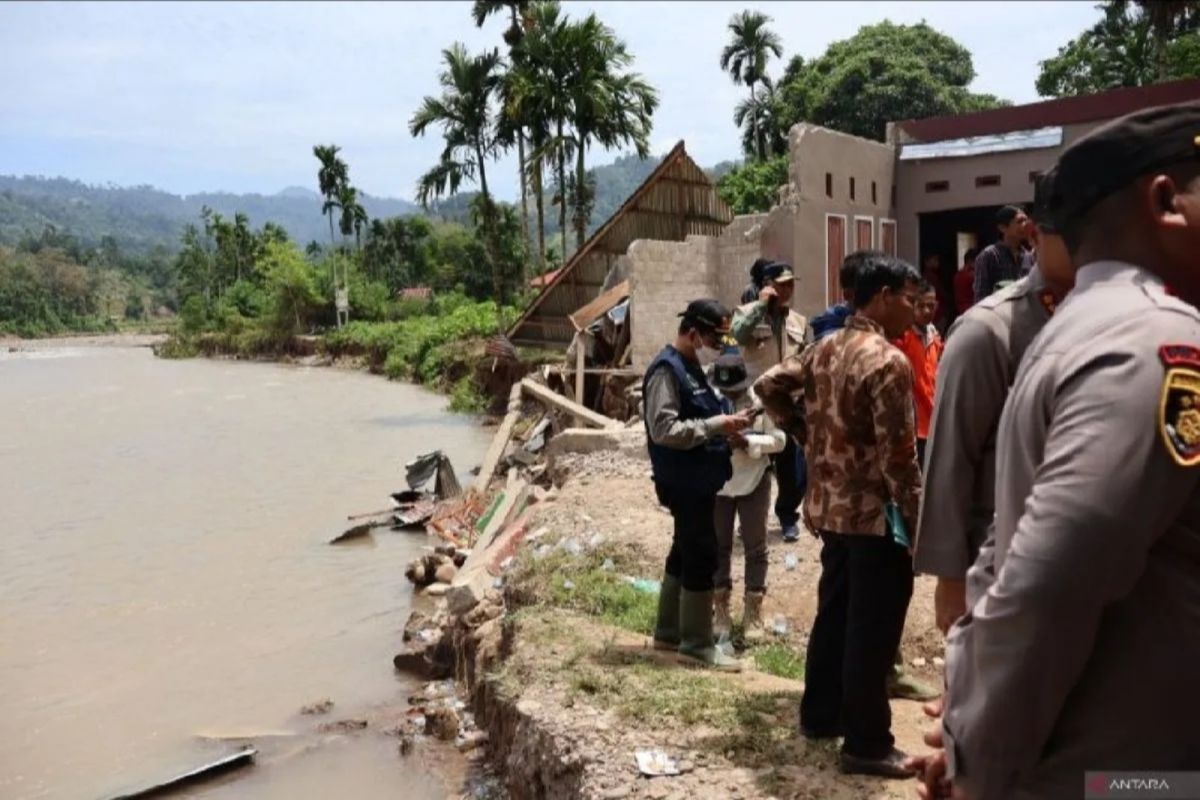 BNPB minta pendataan rumah rusak akibat banjir Sumbar dipercepat