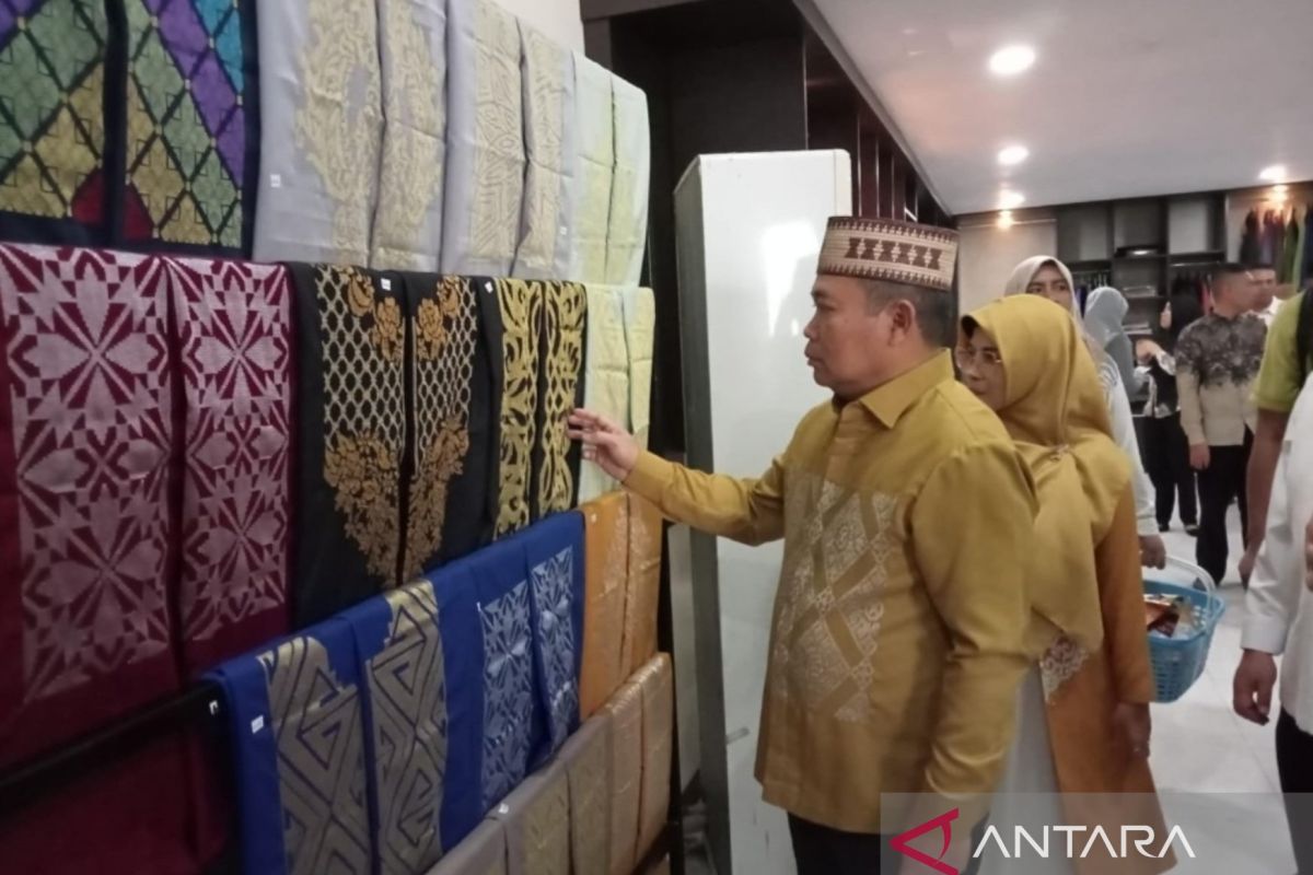 Gubernur Gorontalo minta BI ikut gelar operasi pasar di bulan Ramadhan