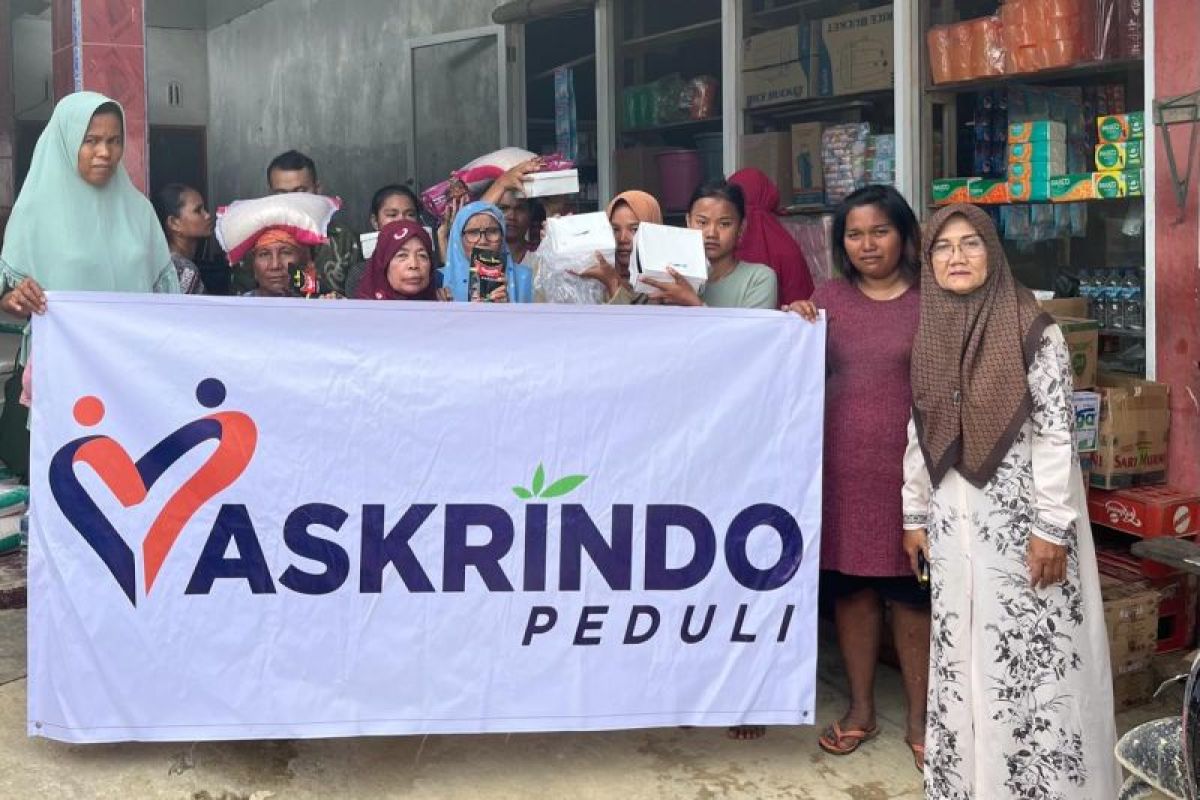 Koperasi Wanita Ikaboga dan Askrindo bantu korban banjir di Pessel