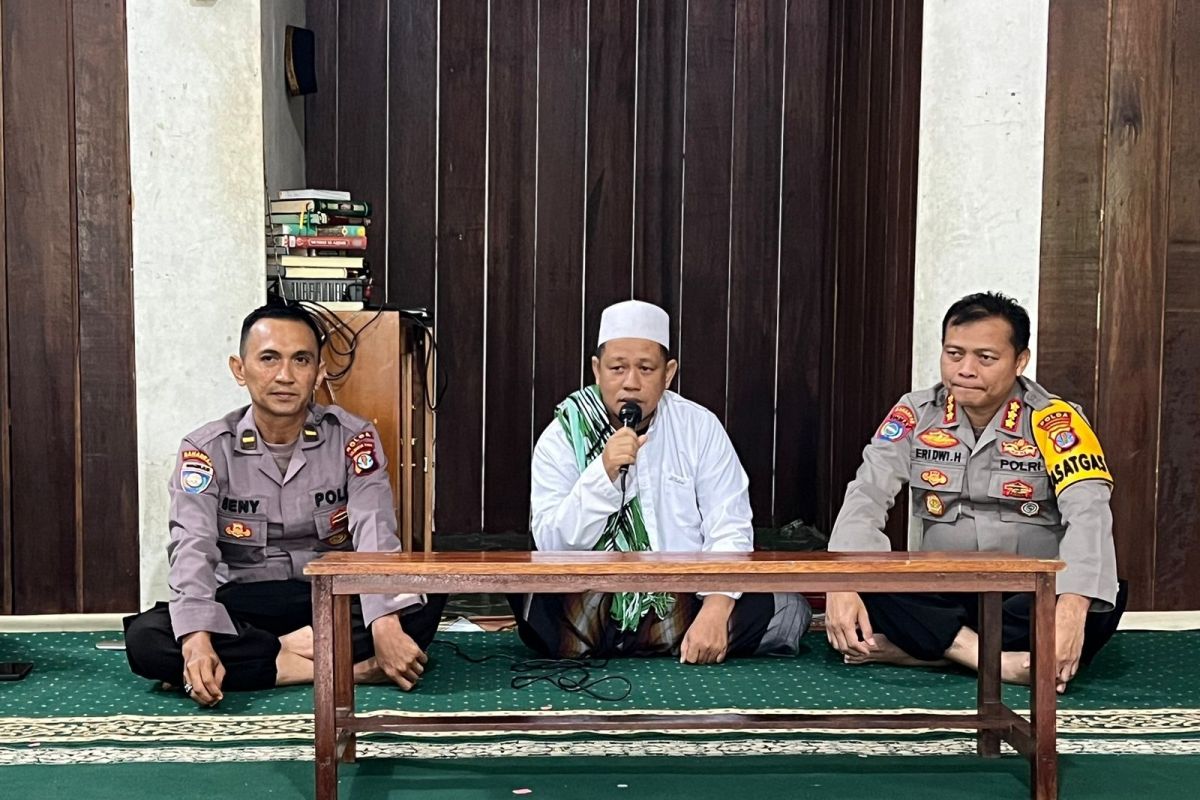 "Jumat Curhat"Polda Kaltara di Pondok Pesantren Fatimah Az-Zahra