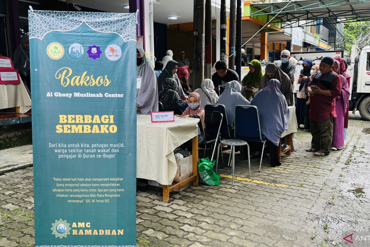 Al Ghozy Muslimah Center di Kota Bogor bagikan 1.021 paket sembako ke guru Al Quran