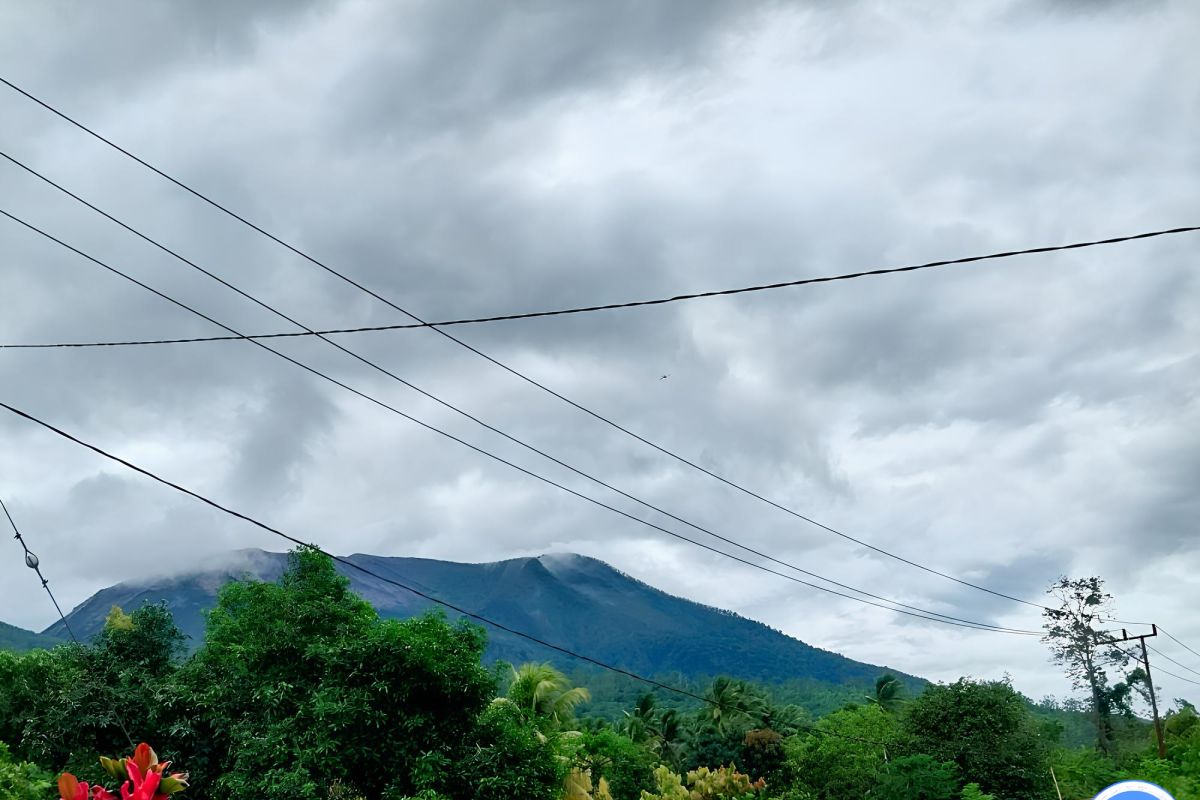 Gunung Lewotobi Perempuan kembali berstatus normal