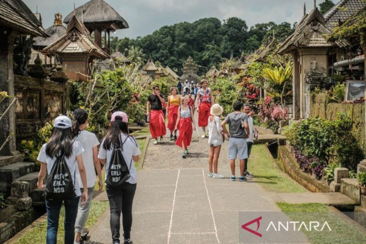 Bali dinobatkan sebagai The Best Island dari majalah DestinAsian