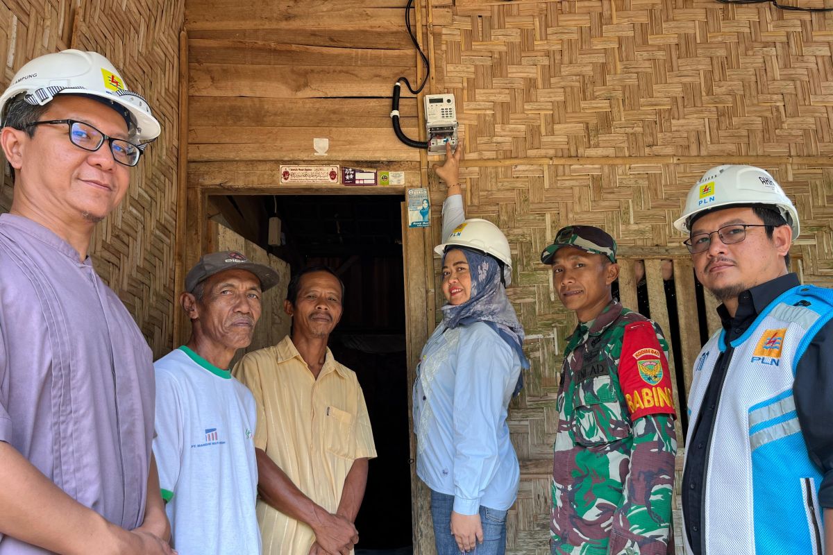 PLN Lampung sambung listrik gratis untuk keluarga prasejahtera