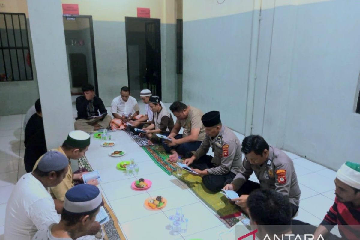 Polresta Gorontalo Kota gelar buka puasa bersama tahanan