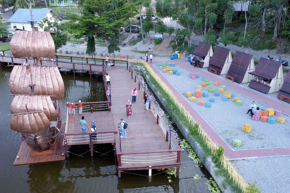 Objek wisata Danau Perintis jadi lokasi ngabuburit warga