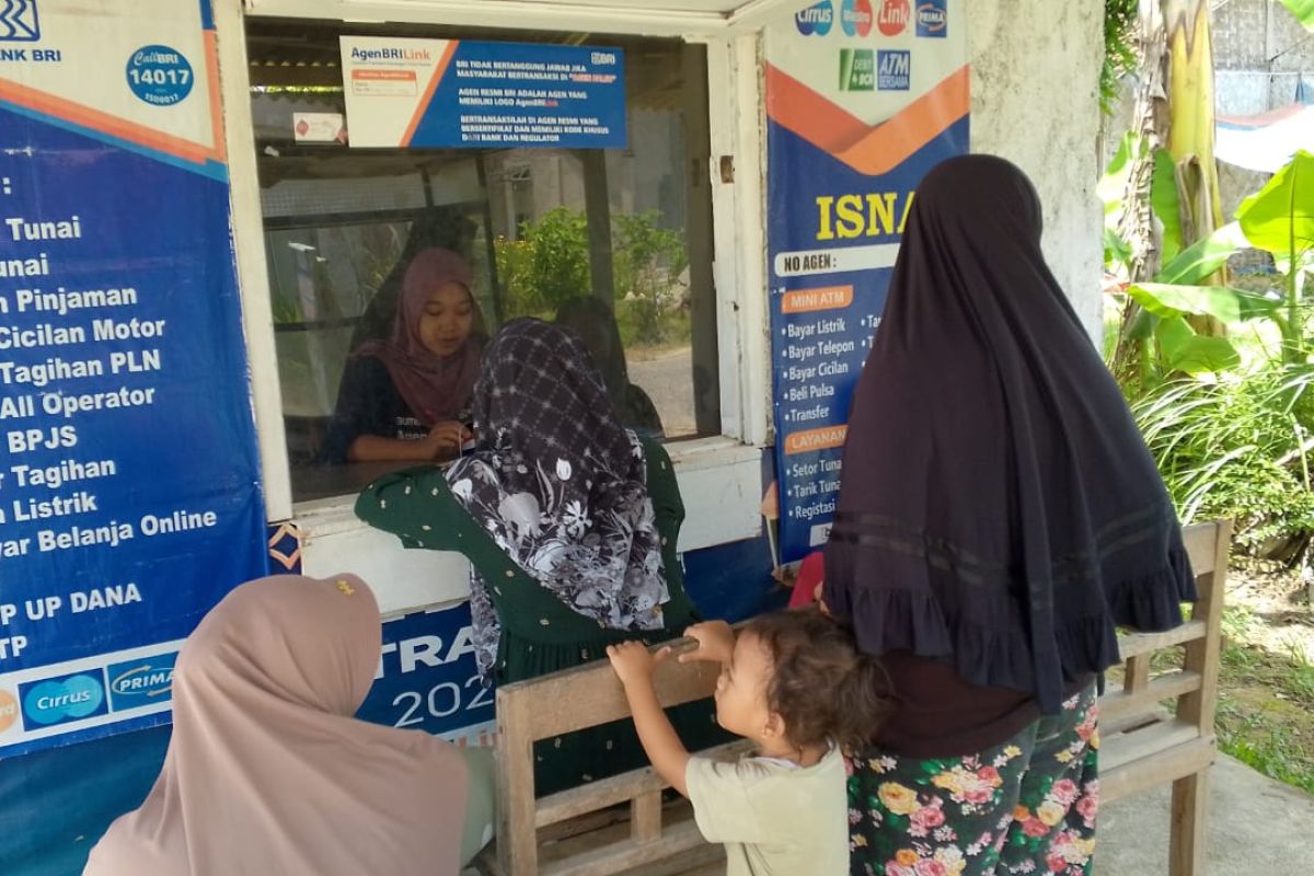 Agen BRILink permudah masyarakat untuk melakukan transaksi perbankan