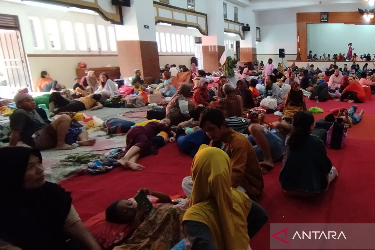 Banjir meluas, jumlah pengungsi di Kudus terus bertambah