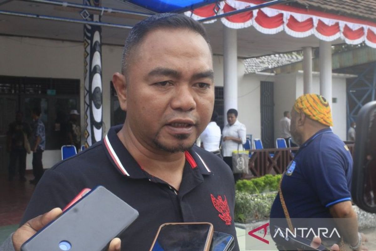 Pj Bupati Jayapura Triwarno minta masyarakat adat lestarikan bahasa daerah