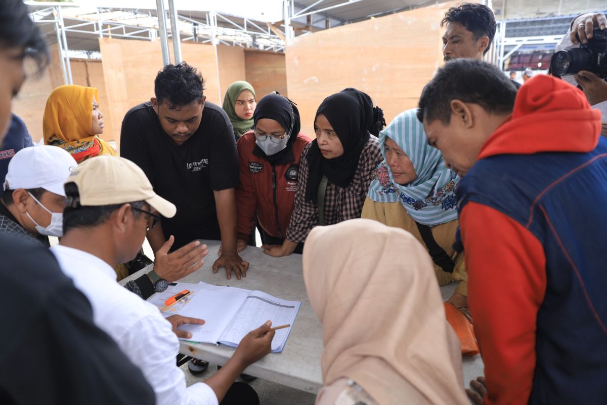Masyarakat Kota Tangerang diajak belanja di tempat relokasi Pasar Anyar