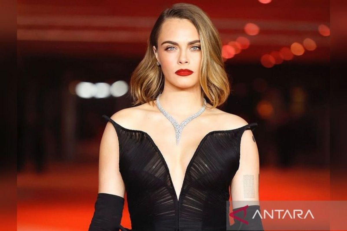 Rumah Cara Delevingne kebakaran