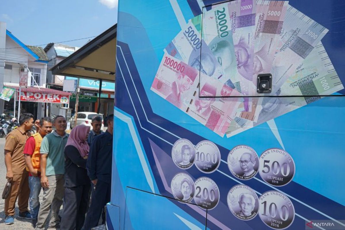 BI gerakkan mobil kas keliling layani penukaran uang kecil di Aceh