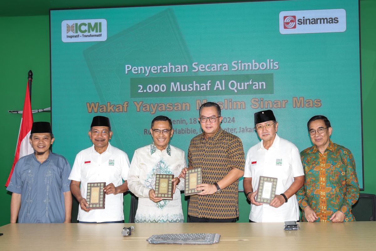 Yayasan Muslim Sinar Mas wakafkan ribuan Al Quran kepada ICMI