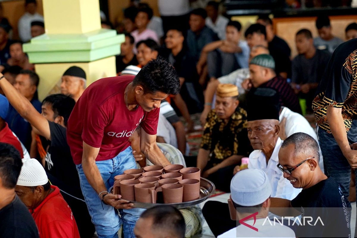 Petugas dan warga binaan buka puasa bersama di Lapas Gorontalo