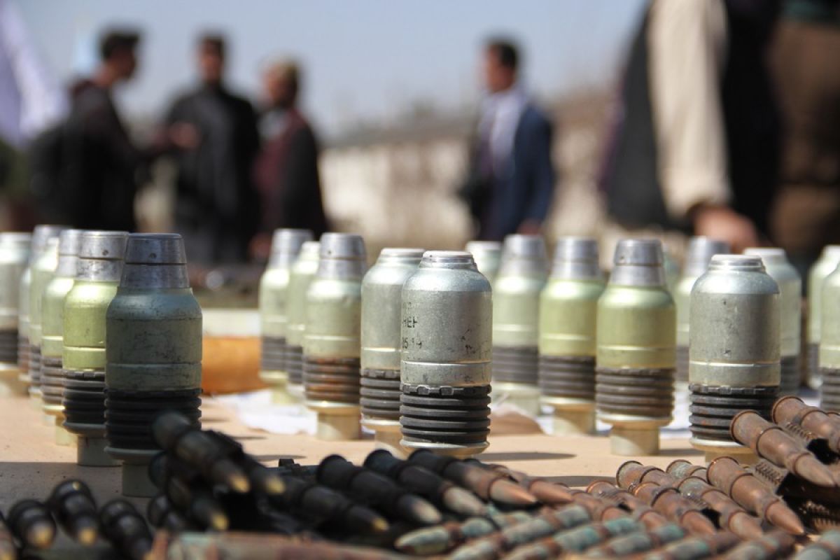 Polisi kumpulkan 300 unit senjata di Afghanistan utara
