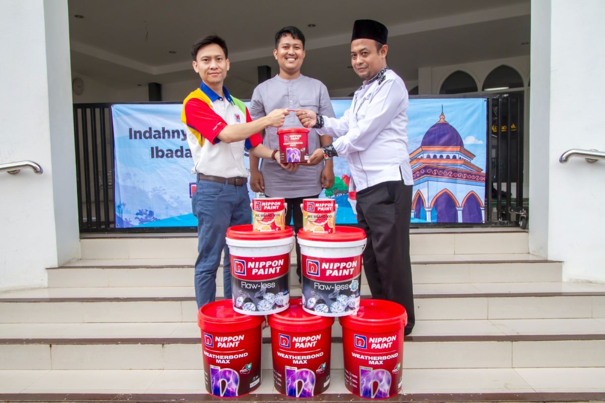 Nippon Paint berikan donasi cat 35 masjid di Banten