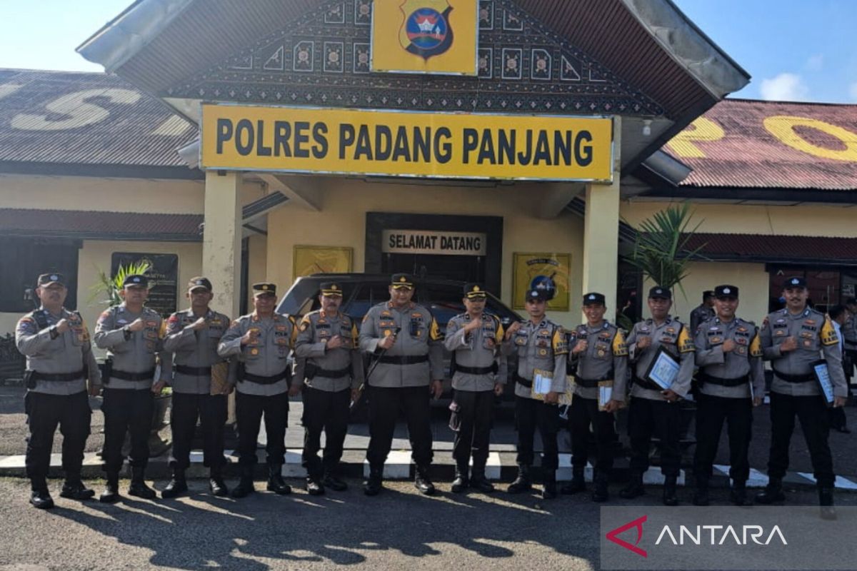 Polres Padang Panjang beri penghargaan bagi personil