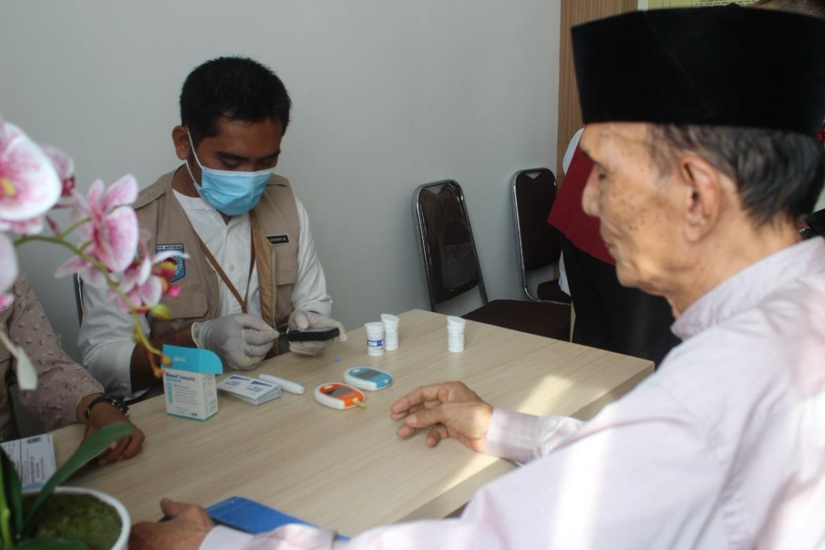 Unit pelayanan kesehatan dibuka di areal perkantoran Pemkot Mataram