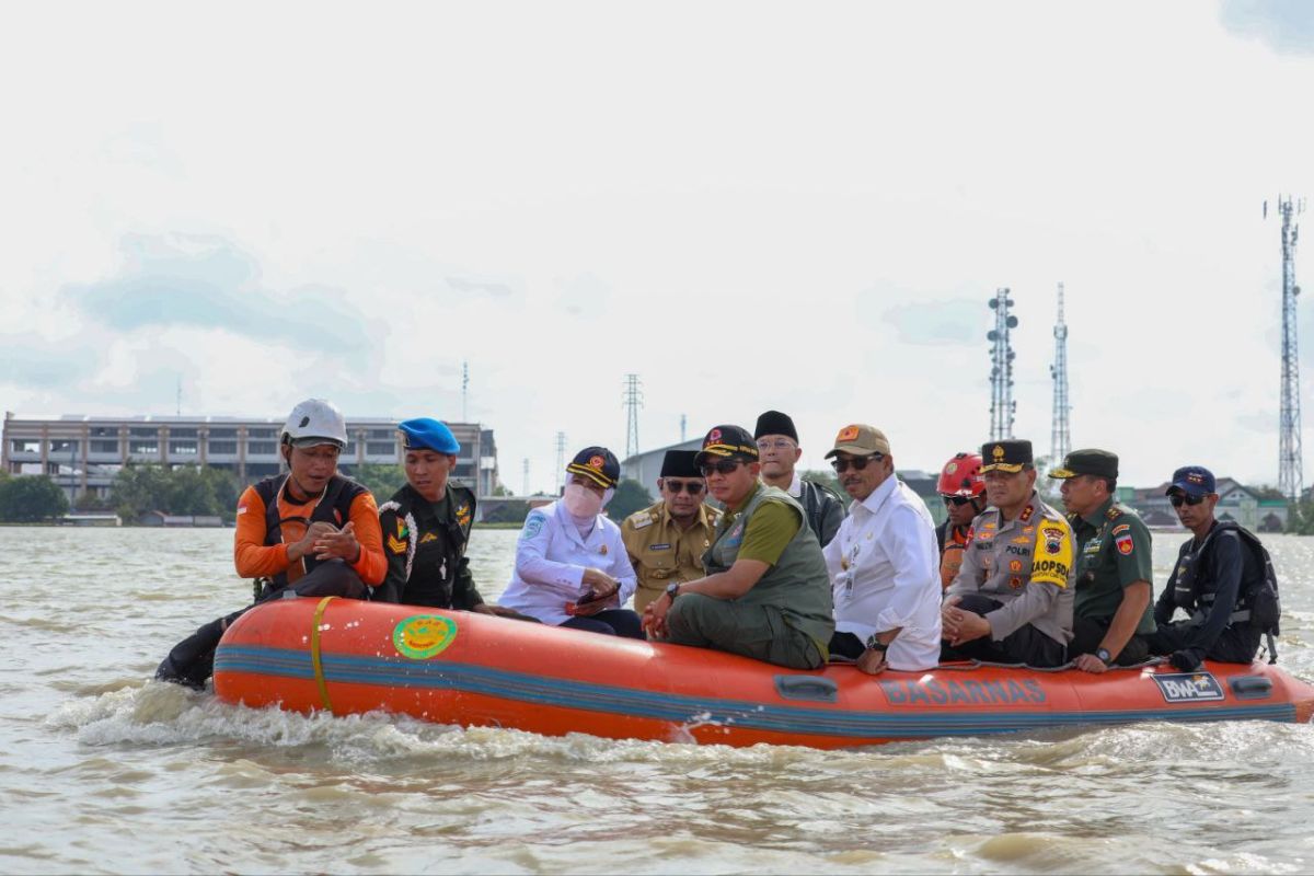 Atasi banjir, seluruh tanggul sungai di Jateng dievaluasi
