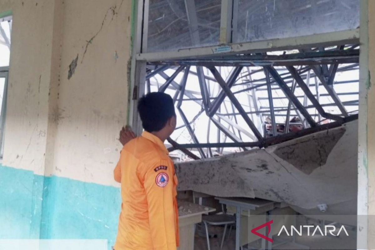 Dua bangunan sekolah di Kabupaten Bogor ambruk dalam sepekan