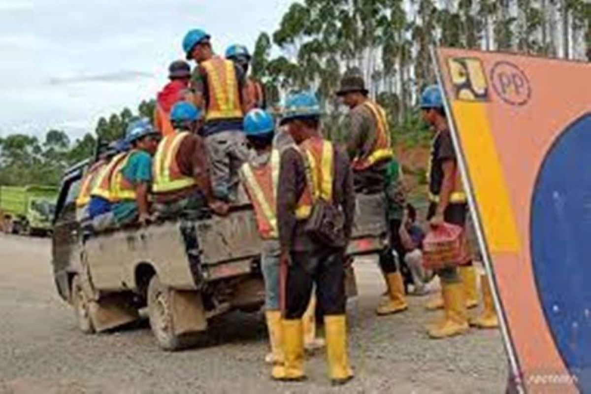 Disnaker Riau buka posko pengaduan THR bagi karyawan