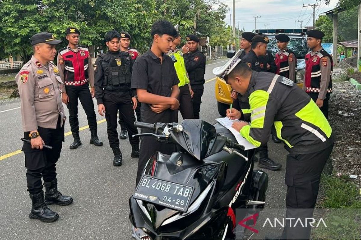 Polres Nagan Raya Aceh menertibkan balapan liar di jalan raya