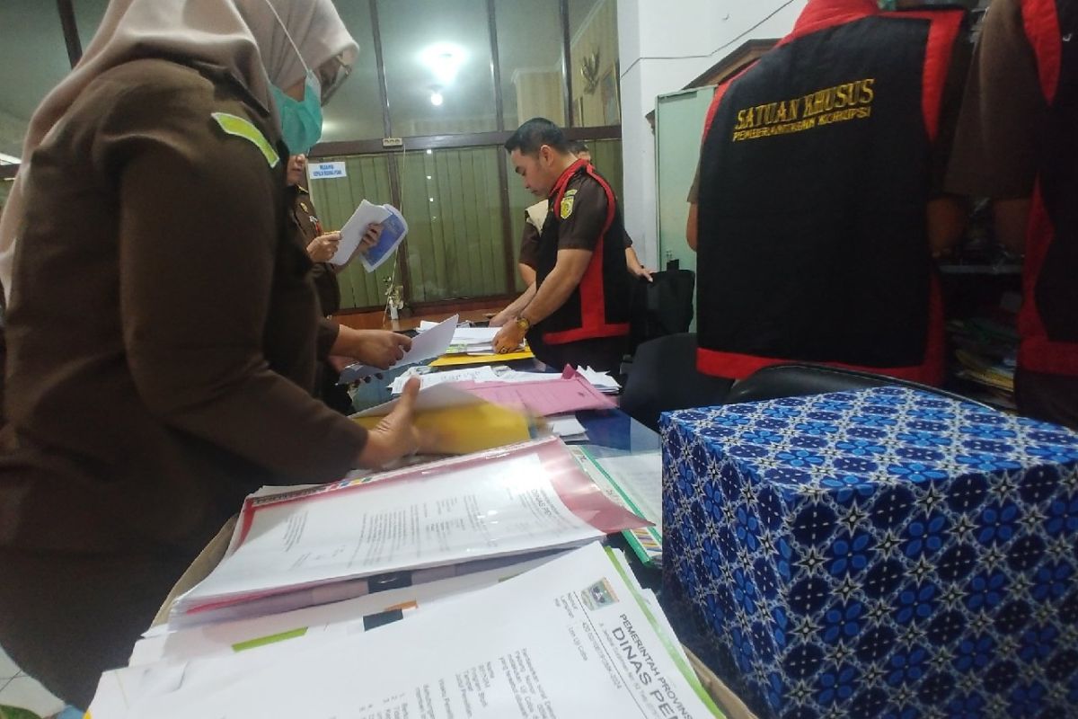 Kejaksaan geledah kantor Dinas Pendidikan Sumbar terkait kasus korupsi