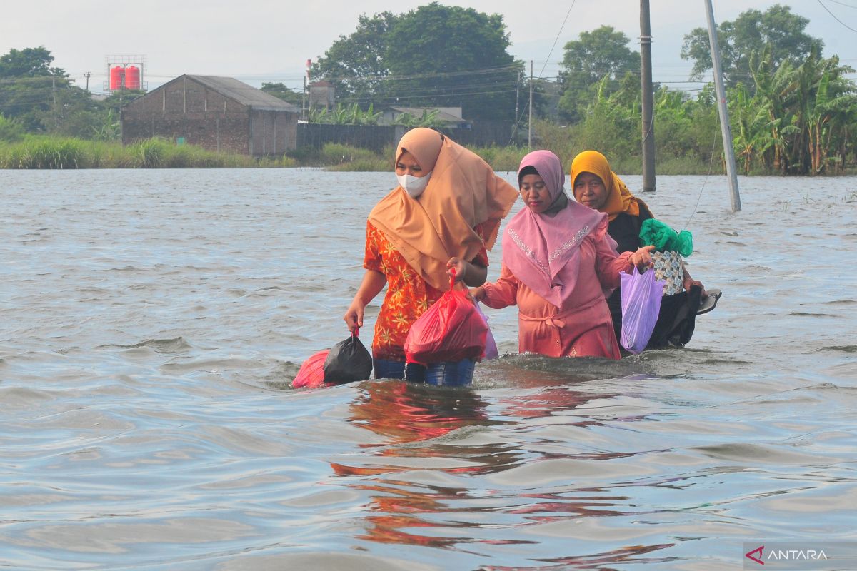 Gizi pengungsi banjir Kudus, Jateng, selama Ramadhan terpenuhi