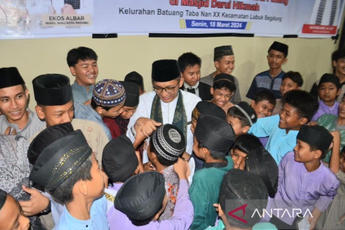 Dipimpin Hendri Septa, Tim 1 Safari Ramadhan Pemko Kunjungi Salah Satu Masjid Tertua di Kota Padang