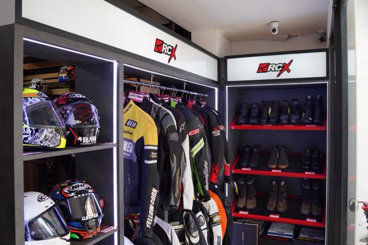 RCX Motogarage hadir di Bandung tawarkan apparel premium ramah kantong