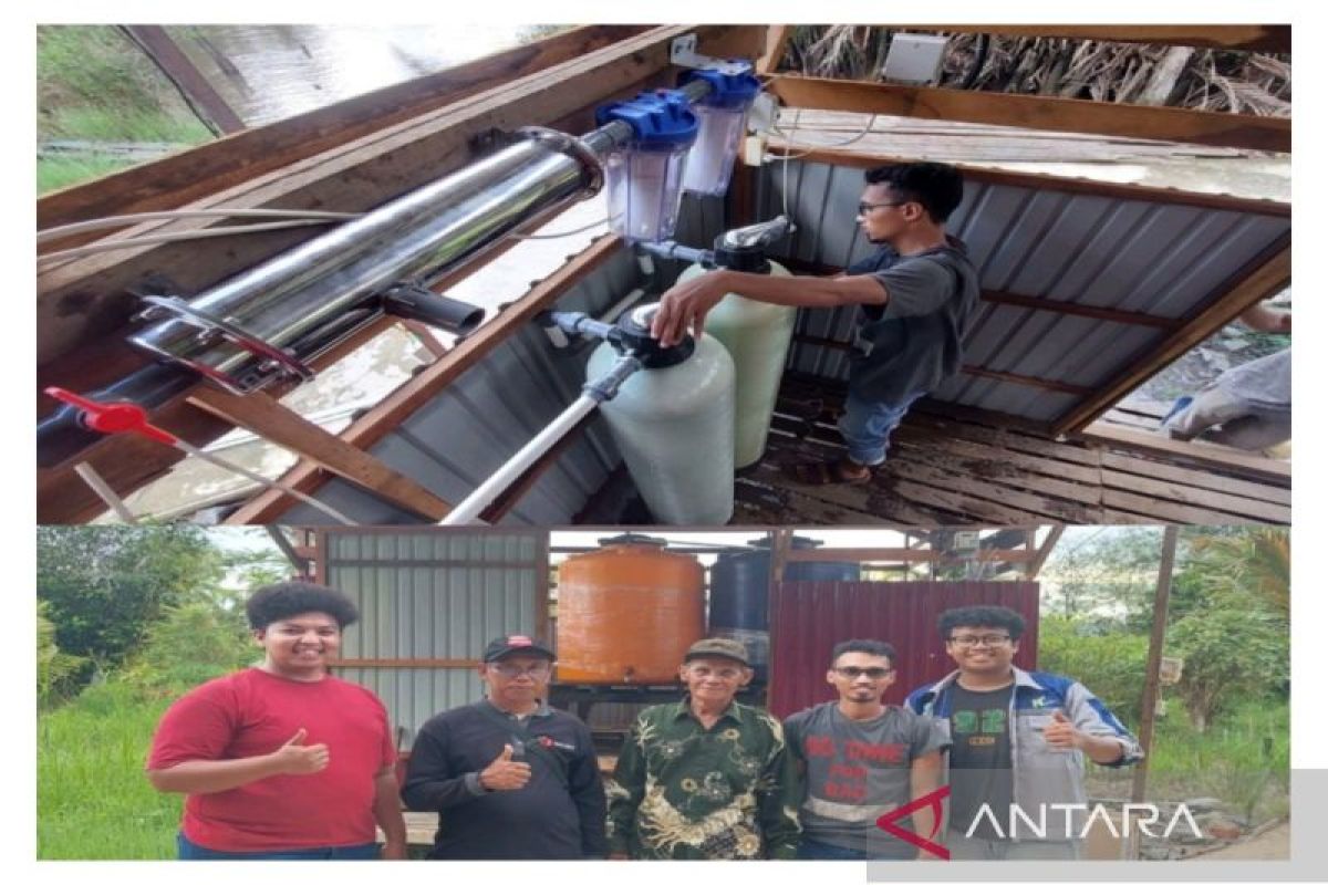 ULM team installs water purifier for Barito Kuala coastal community