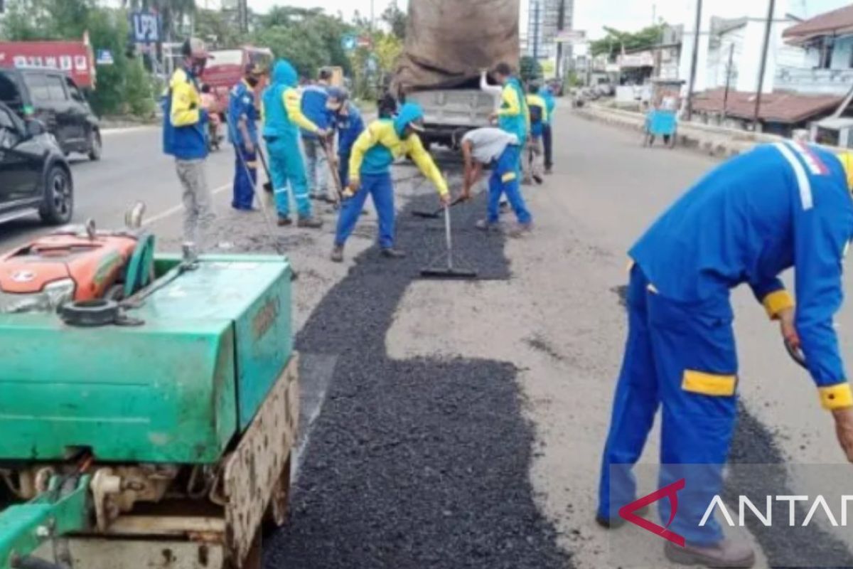 Pemkab Karawang mulai perbaiki kerusakan jalan di jalur mudik