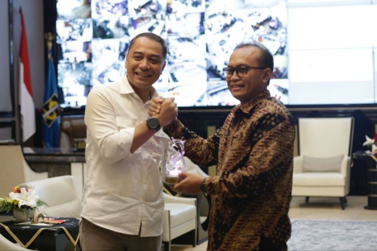DJP Jatim I bersama Pemkot Surabaya komitmen tingkatkan wajib pajak