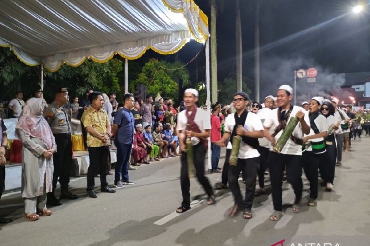 Puluhan peserta meriahkan lomba bagarakan sahur Tabalong