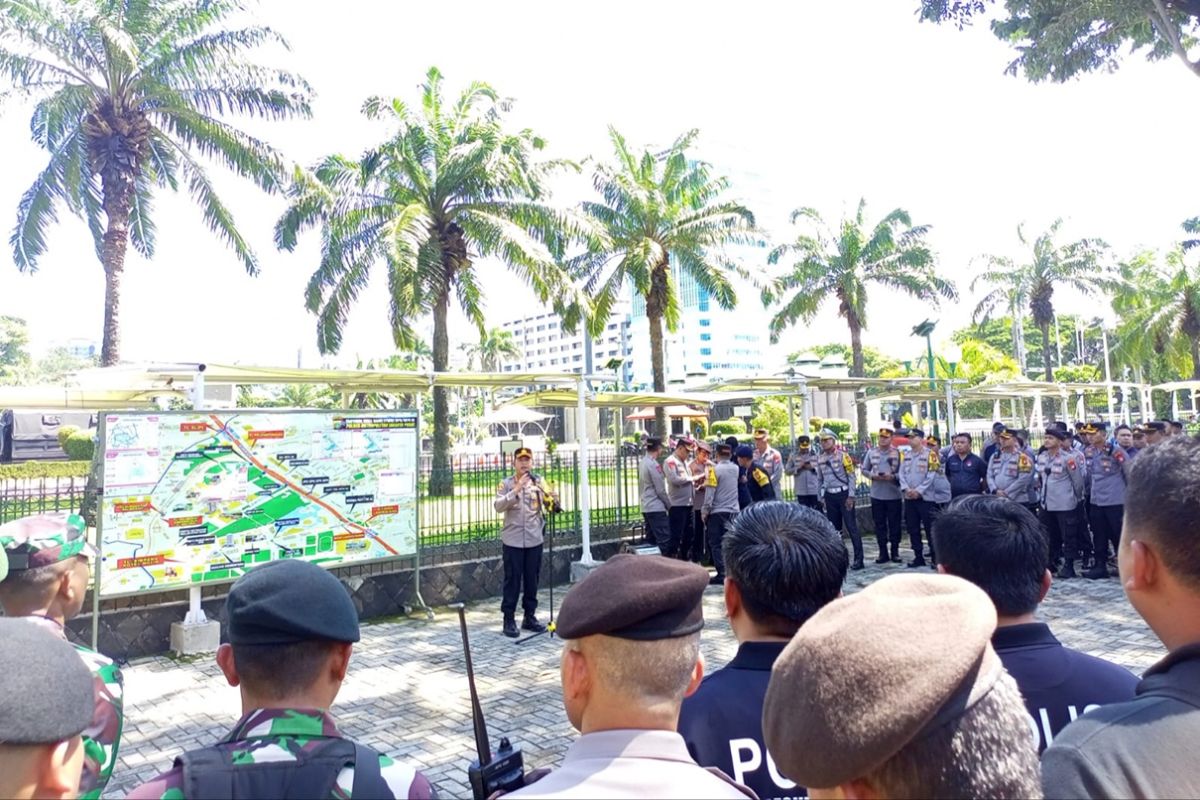 Kepolisian kerahkan 3.355 personel untuk amankan demo di KPU dan DPR