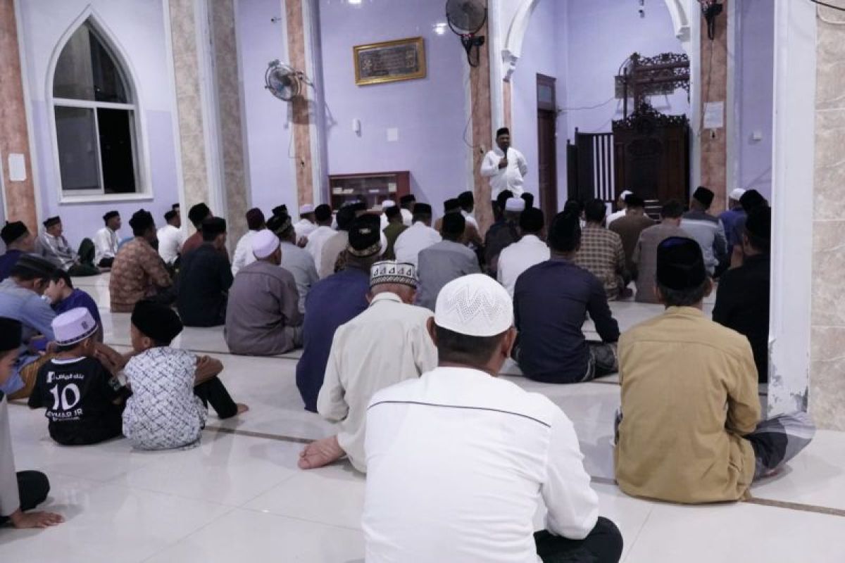 Sekda ajak masyarakat Aceh Besar makmurkan masjid