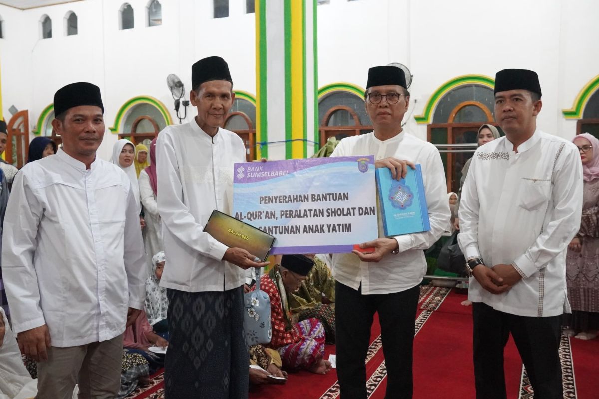 Safari Ramadan ke Tanjung Lubuk, Pj Bupati OKI didaulat imami salat tarawih