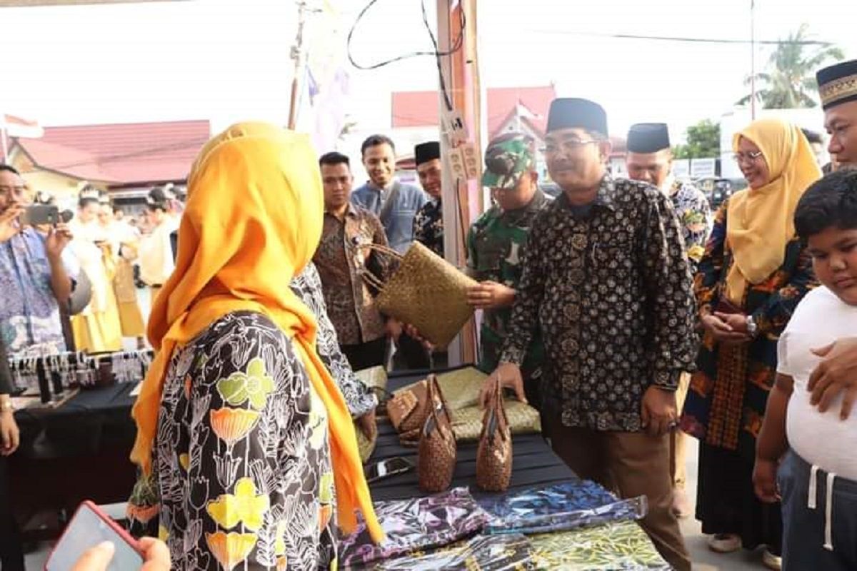 Bupati Tanjab Barat Buka Bazar Ekonomi Kreatif Ramadhan 2024