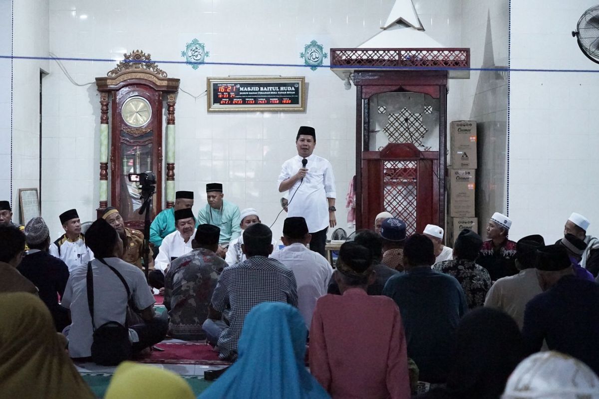 Bupati Satono jadikan Ramadhan perkuat silaturahmi dengan warga
