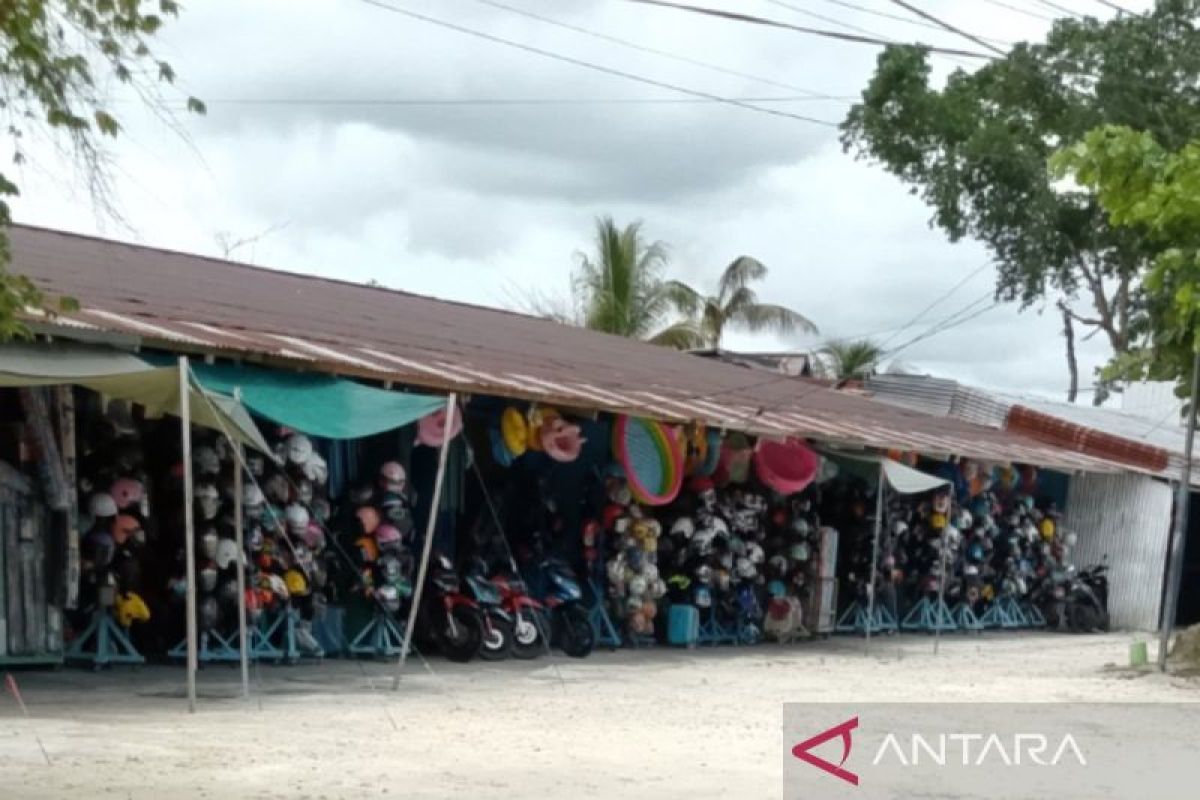 DLH Biak minta pemilik toko wajib punya tempat tampung sampah