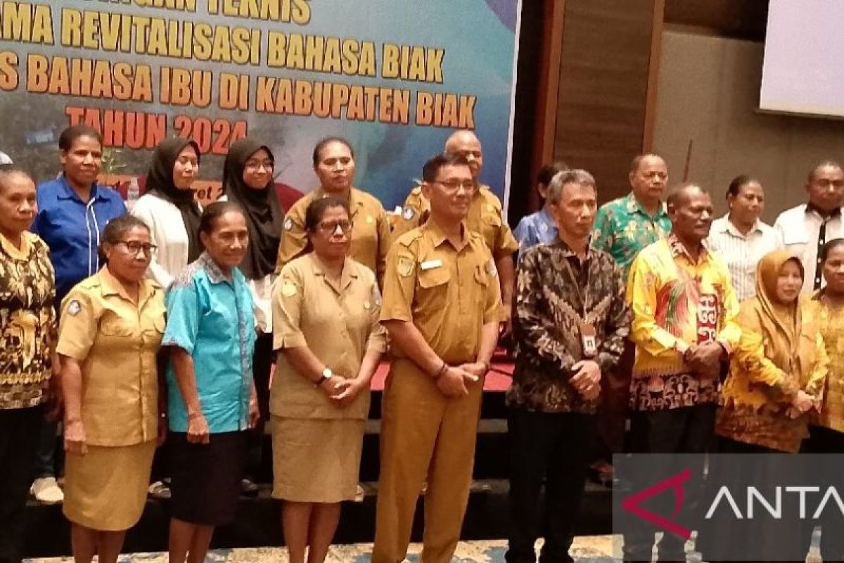 Disdikbud-Balai Bahasa Papua lakukan bimtek guru revitalisasi bahasa ...