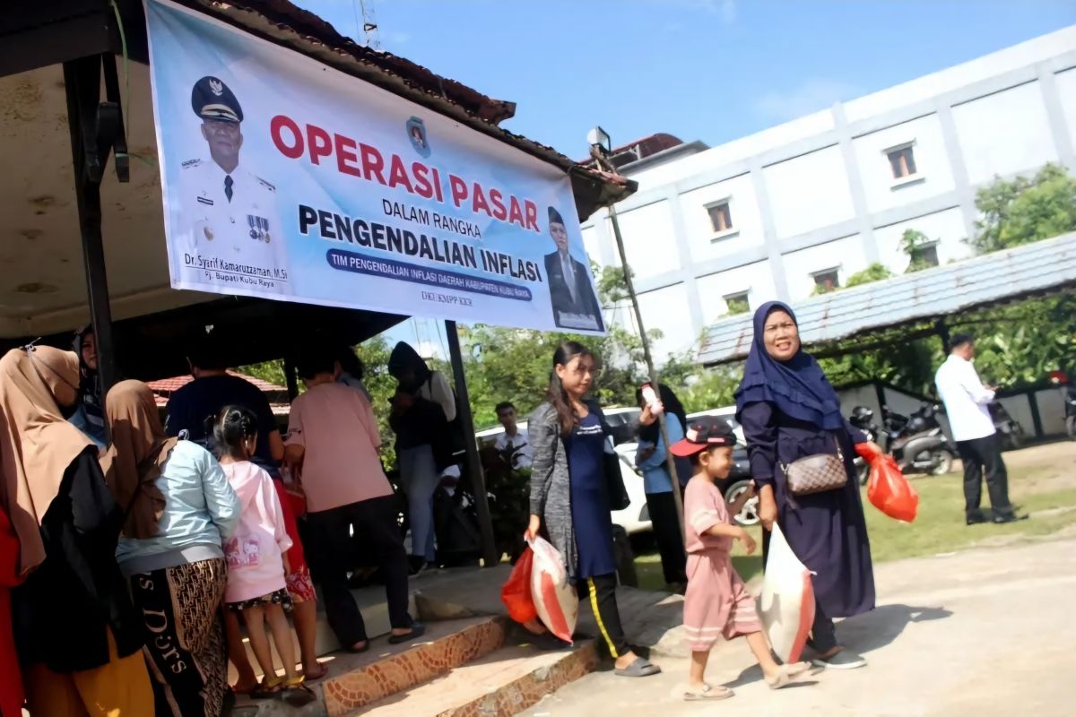 Pemkab Kubu Raya menyiapkan 45 ton beras untuk operasi pasar