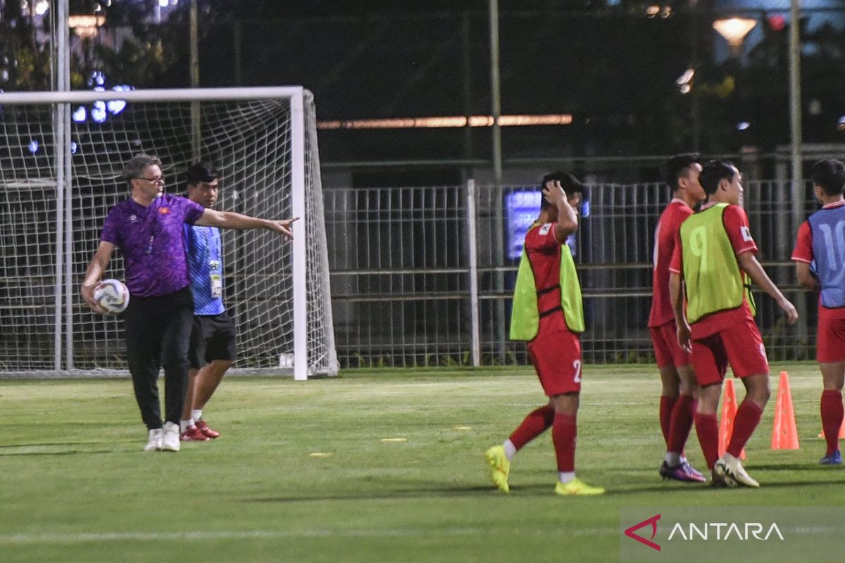 Vietnam dan Troussier sepakat akhiri kerja sama