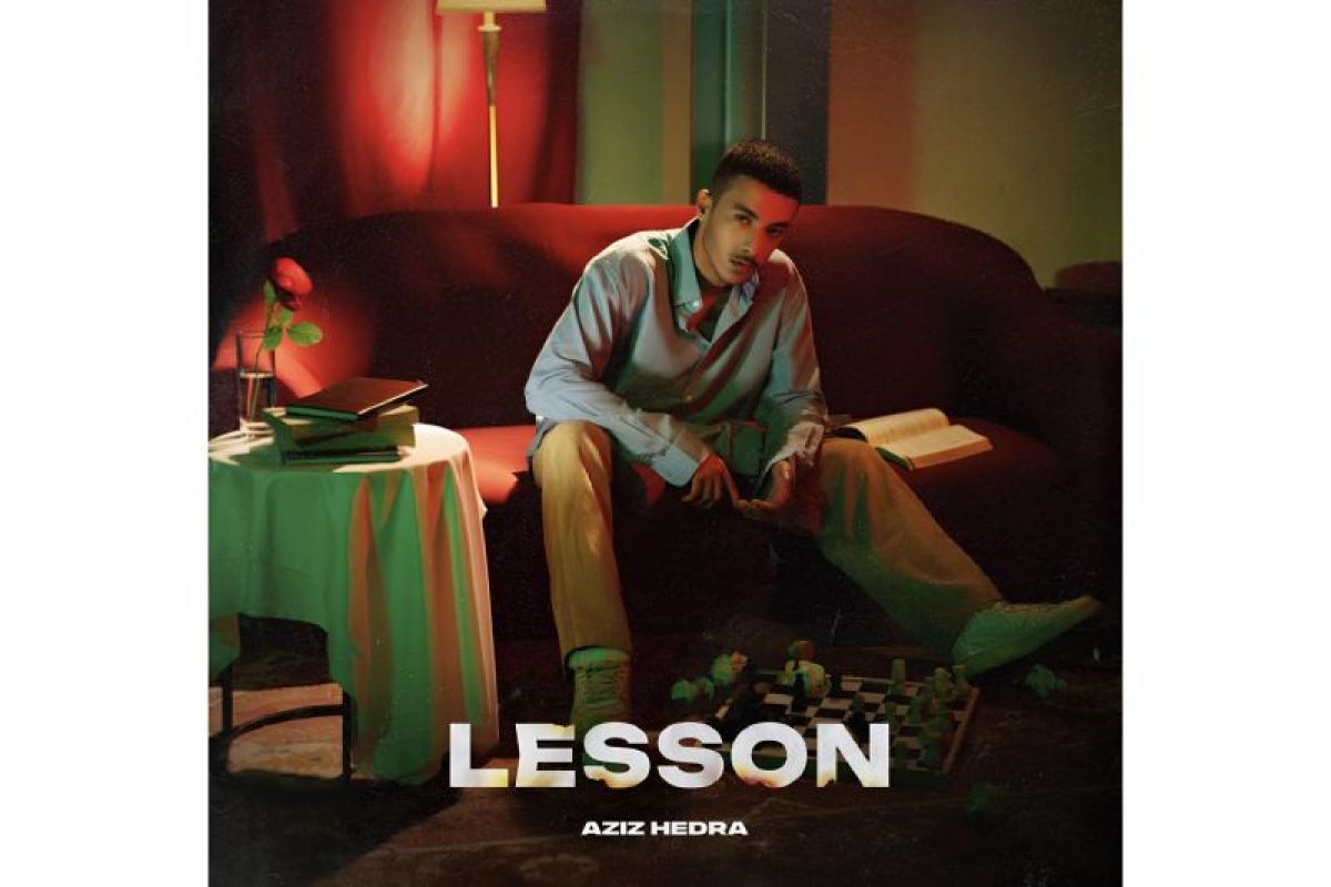 Penyanyi Aziz Hedra rilis EP perdana bertajuk "Lesson"