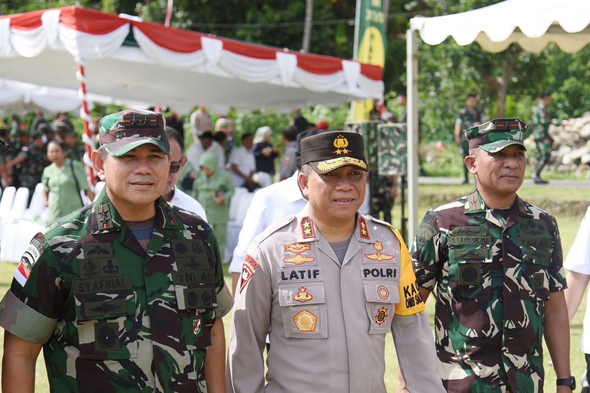 Kapolda Maluku  dukung TMMD tingkatkan kesadaran warga terhadap hukum