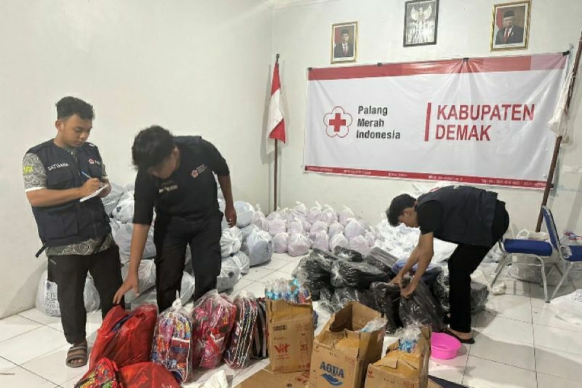 USM terjunkan mahasiswa bantu korban banjir di Demak