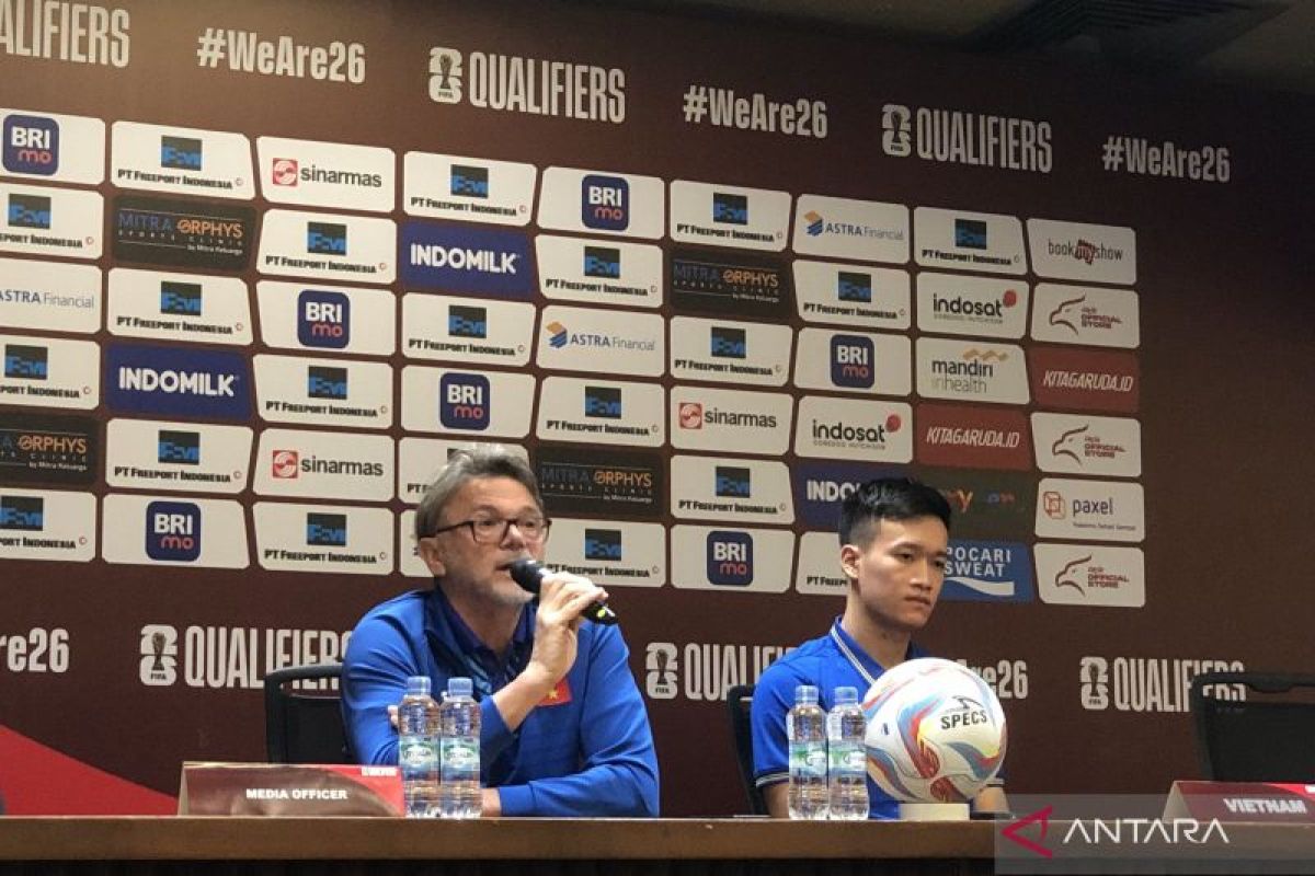 Troussier buka suara soal banyaknya pemain naturalisasi di Indonesia