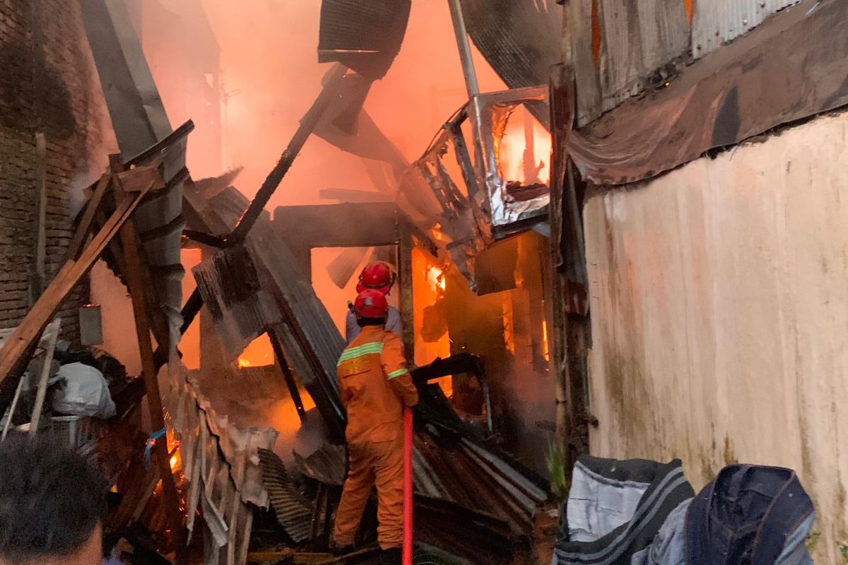 12 unit rumah terbakar satu tewas sepekan Ramadhan di Makassar