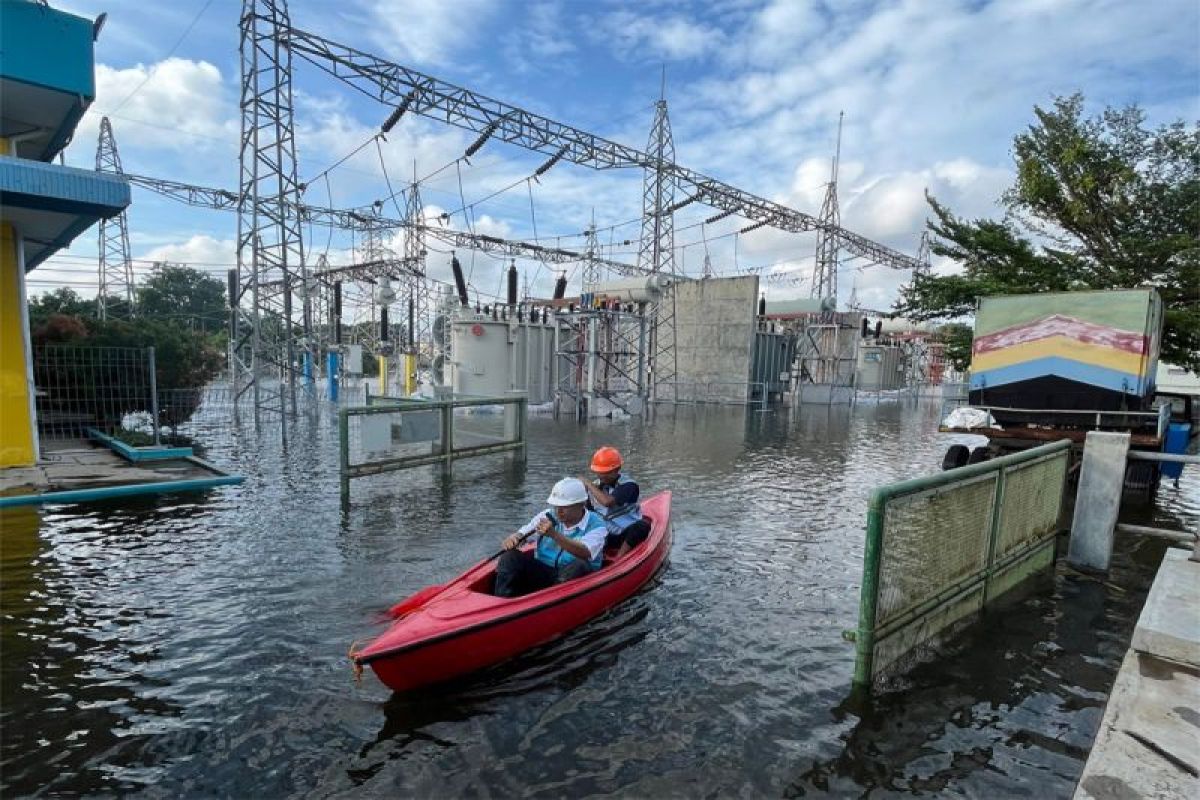 PLN Icon Plus Jaga Keandalan Jaringan Telekomunikasi di tengah Banjir di Kudus dan sekitarnya