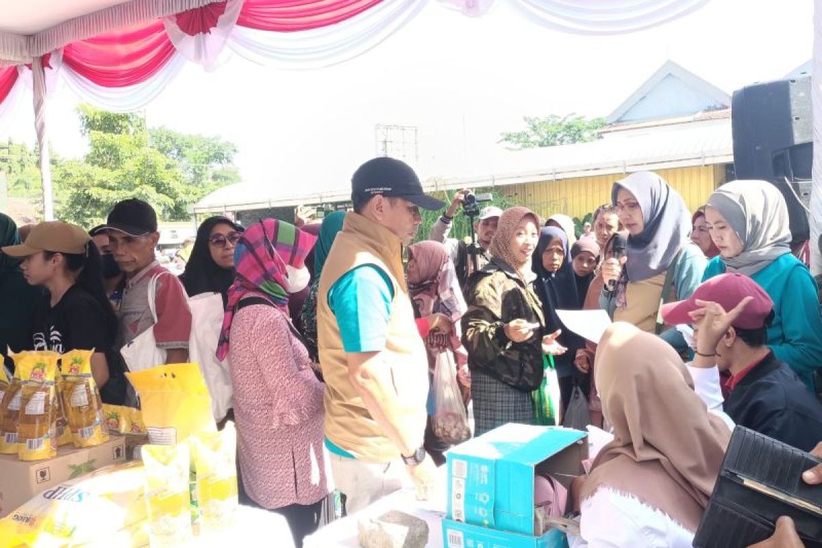 Pemkab Madiun gelontor sebanyak 4 ton beras dalam gerakan pasar murah